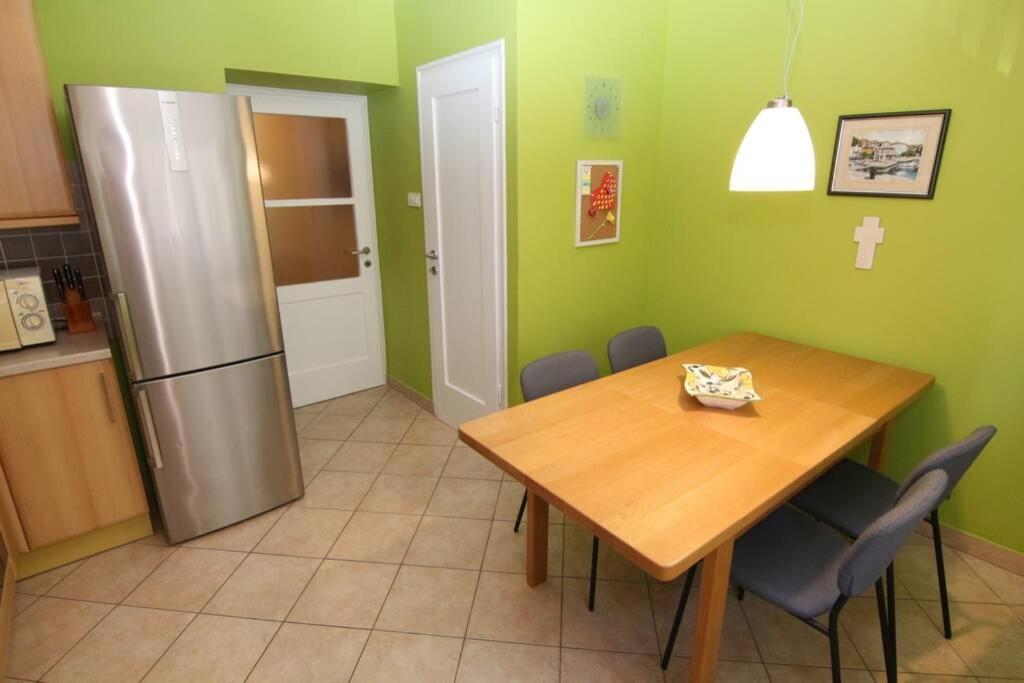 Fast Friend - Cozy Apartment In The Center With Private Garage Rijeka Exteriör bild